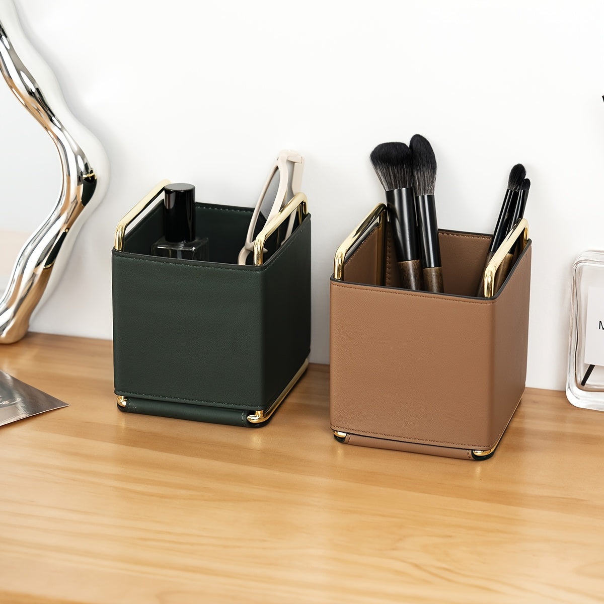 [1pc Faux Leather Storage] 1pc Lightweight Faux Leather Storage Tube | Makeup Brush Organizer, Vanity Eyebrow and Eyeshadow Brush Holder, Metal Frame Leather Pen Case, Desktop Remote Control Key Storage Box, Stylish Square Storage Box, Multifunctional